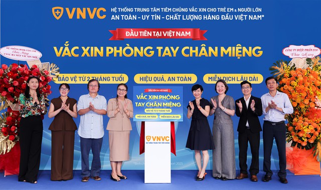 Giải mã "cơn sốt" vắc xin tay chân miệng tại VNVC- Ảnh 4.
