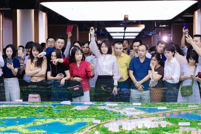 ‏CEO EZ Property: Thị trường thanh lọc, nhiều môi giới bất động sản vẫn bứt phá nhờ tìm thấy chìa khóa để khai mở “mỏ tiền”‏ - Ảnh 2.