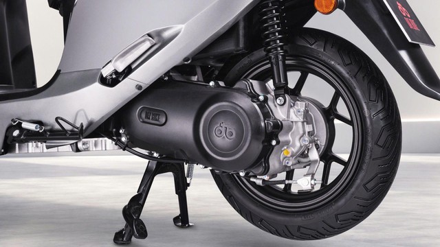 Đột ph&aacute; c&ocirc;ng nghệ Sạc t&iacute;ch hợp của Dat Bike mang về giải thưởng &ldquo;Giải ph&aacute;p th&uacute;c đẩy chuyển đổi xanh&rdquo; tại Better Choice Awards - Ảnh 3.