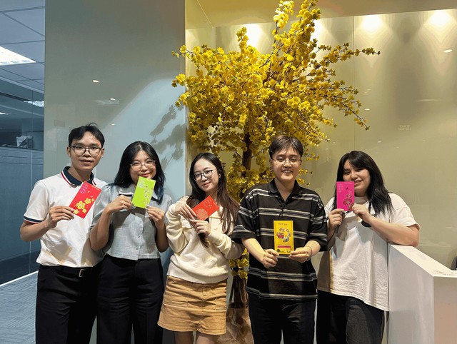 Ngày đầu tiên đi làm: Trao vé số đầu năm, gieo hy vọng lớn- Ảnh 1.