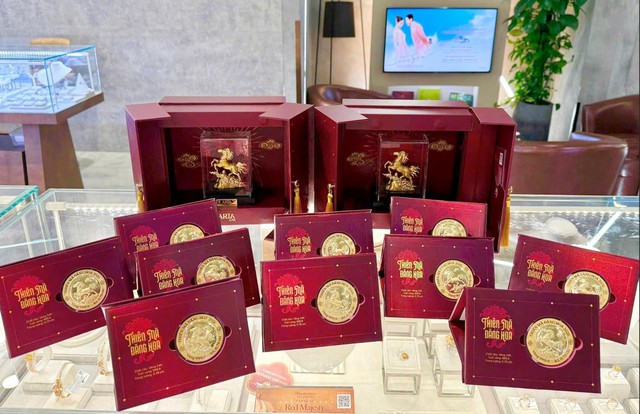 Ngày Thần Tài – Khoảnh khắc người Việt gửi gắm niềm tin vào một năm “đăng hoa” - Ảnh 1.