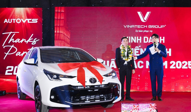 Doanh nghiệp top đầu ngành giá kệ thưởng Tết lớn - Tặng ô tô thay lời tri ân nhân viên- Ảnh 1.