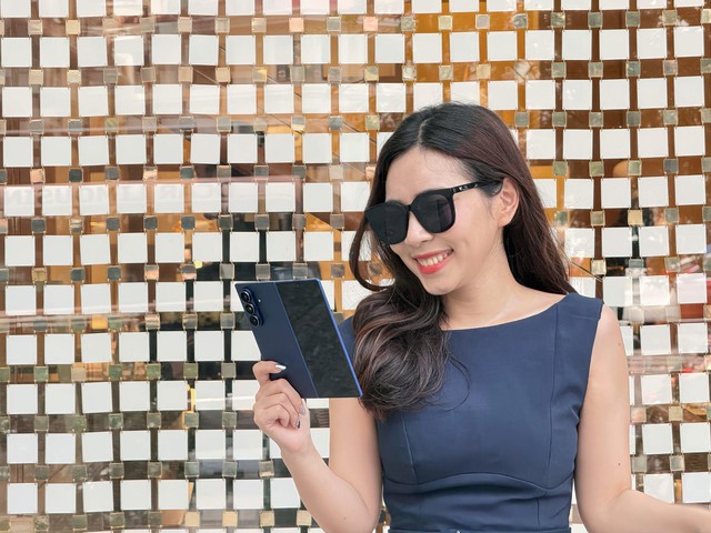 Tết l&agrave; l&uacute;c người trẻ muốn l&agrave;m mới mọi thứ, kể cả chiếc điện thoại- Ảnh 2.