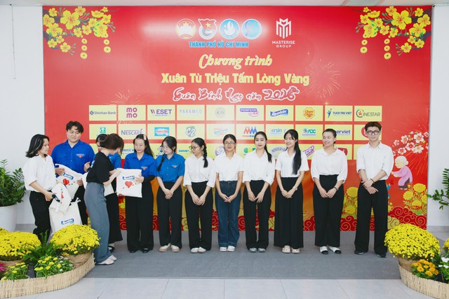 700 "vị Tết" theo chân 700 người trẻ TP. HCM mang yêu thương về nhà- Ảnh 5.