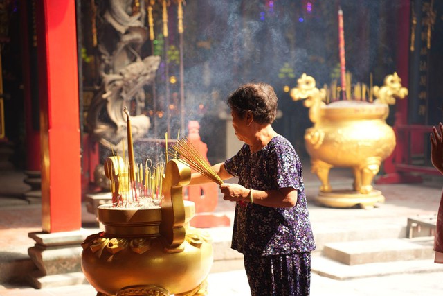 Chợ Lớn gi&aacute;p Tết: T&igrave;m phong vị cũ, check-in Phố Mai rực rỡ sắc xu&acirc;n- Ảnh 2.