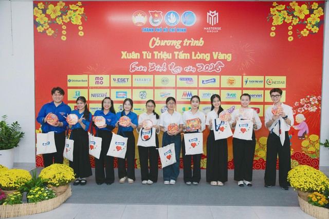 Ngọt ng&agrave;o kẹo Tết, y&ecirc;u thương về nh&agrave; - h&agrave;nh trang sum họp của nhiều sinh vi&ecirc;n c&oacute; ho&agrave;n cảnh kh&oacute; khăn ở TP.HCM- Ảnh 5.