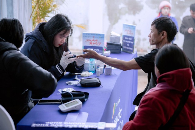 Gieo Xuân ấm từ lòng sẻ chia: Hành trình vì cộng đồng của Long Châu - Ảnh 5.