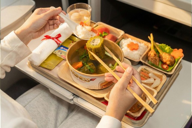 Tết bắt đầu từ khoảnh khắc cất cánh cùng menu đậm vị cổ truyền của Vietjet - Ảnh 3.
