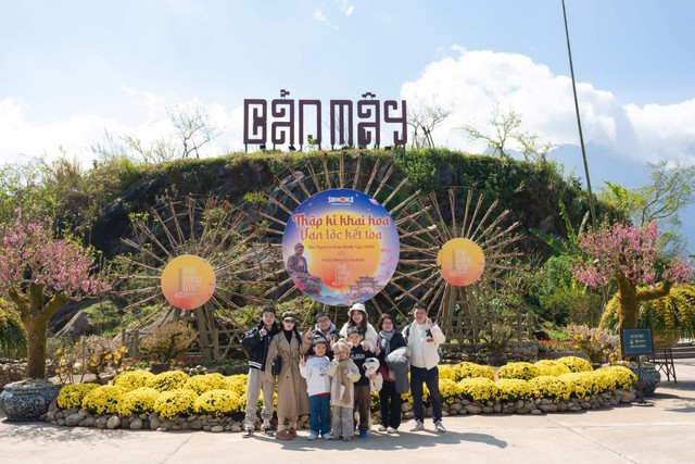 H&agrave; Nội, Sa Pa, Hạ Long, H&agrave; Nam nhộn nhịp kh&aacute;ch du xu&acirc;n ngay từ những ng&agrave;y đầu năm mới- Ảnh 4.