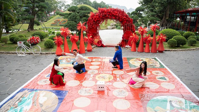 H&agrave; Nội, Sa Pa, Hạ Long, H&agrave; Nam nhộn nhịp kh&aacute;ch du xu&acirc;n ngay từ những ng&agrave;y đầu năm mới- Ảnh 5.