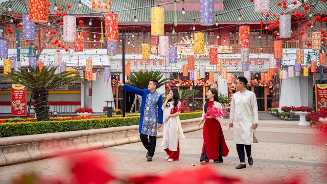 H&agrave; Nội, Sa Pa, Hạ Long, H&agrave; Nam nhộn nhịp kh&aacute;ch du xu&acirc;n ngay từ những ng&agrave;y đầu năm mới- Ảnh 6.