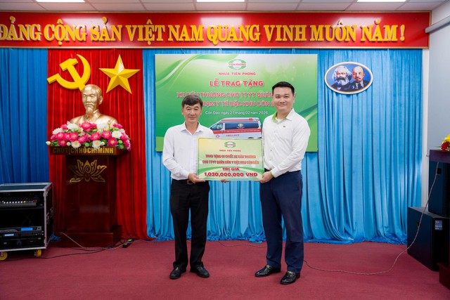 Nhựa Tiền Phong trao tặng 2 xe cứu thương hơn 2 tỷ đồng, tăng cường năng lực cấp cứu tại đặc khu Côn Đảo - Ảnh 2.