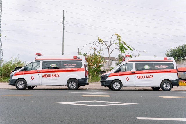 Nhựa Tiền Phong trao tặng 2 xe cứu thương hơn 2 tỷ đồng, tăng cường năng lực cấp cứu tại đặc khu Côn Đảo - Ảnh 3.