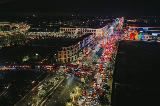 Cầu Hoàng Gia sau nửa năm thông xe và cuộc “đổi ngôi” của trung tâm Hải Phòng - Ảnh 1.