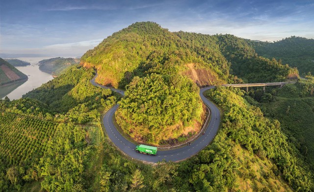 Dòng chảy hàng hóa Bắc - Nam dịp Tết: Vì sao phân phối liên miền quyết định doanh thu? - Ảnh 1.