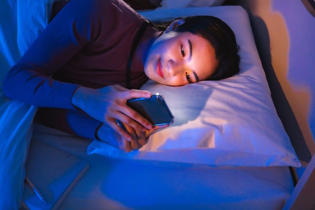 F5 đ&ocirc;i mắt lờ đờ: B&iacute; k&iacute;p cho hội c&agrave;y phim, lướt TikTok xuy&ecirc;n Tết- Ảnh 2.