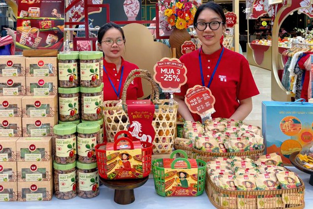 Giỏ Quà Tết Việt 2026: Tinh Nguyên tạo dấu ấn tại Saigon Centre & Takashimaya - Ảnh 2.