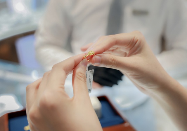 Khi vàng “nhập cuộc” blind box Tết Bính Ngọ - Ảnh 1.