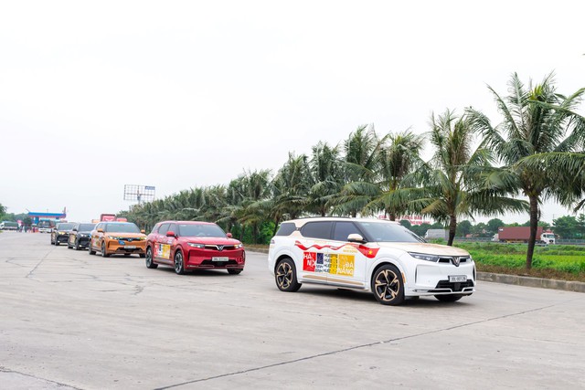 “Xe chủ tịch” đáng mua hàng đầu mùa Tết này gọi tên VF 9 - Ảnh 1.