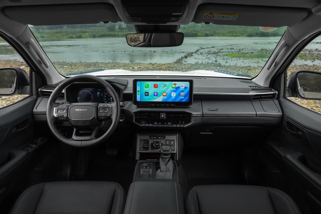 Bền bỉ cho c&ocirc;ng việc, tinh tế cho gia đ&igrave;nh: Toyota Hilux mới l&agrave; lời giải cho người đ&agrave;n &ocirc;ng đa nhiệm- Ảnh 2.