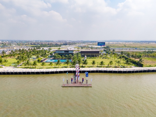 BĐS phía Đông TP.HCM bước vào “thời thanh xuân” - Ảnh 1.
