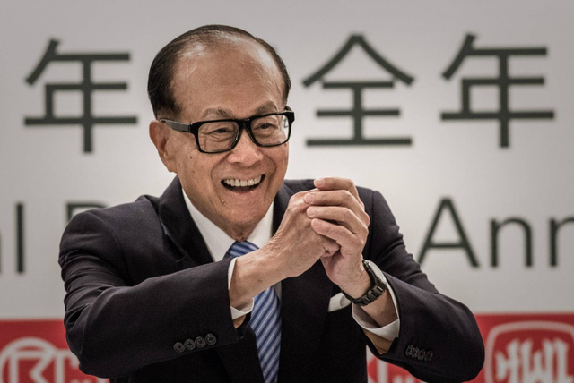 Vì sao các tỉ phú như Lý Gia Thành và Warren Buffett coi trọng bảo hiểm? - Ảnh 2.