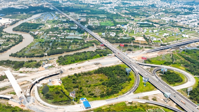 TP.HCM tái cấu trúc hạ tầng: Xác lập tâm điểm mới tại khu Đông - Ảnh 2.