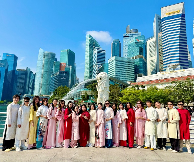 Học nhóm ngành dịch vụ tại UEF, sinh viên có cơ hội học tập quốc tế từ sớm- Ảnh 2.