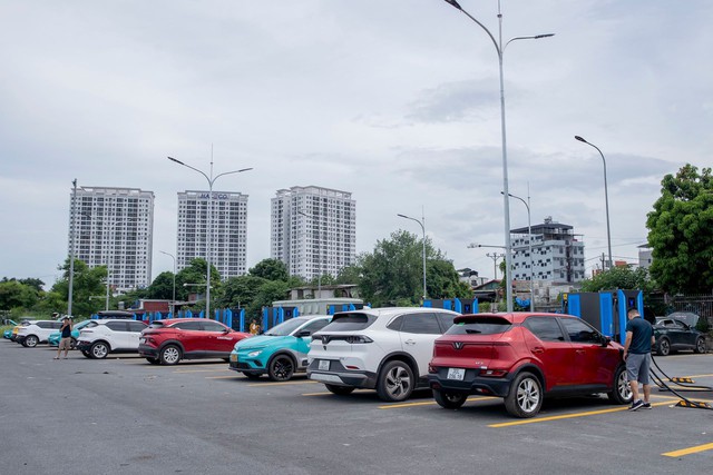 Chuyên gia: Siêu trạm sạc của V-Green sẽ nâng tầm trải nghiệm cho người dùng xe điện- Ảnh 1.