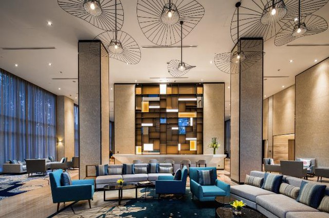 Ascott chào đón huyền thoại Chelsea Jimmy Floyd Hasselbaink lần đầu đến Việt Nam- Ảnh 1.