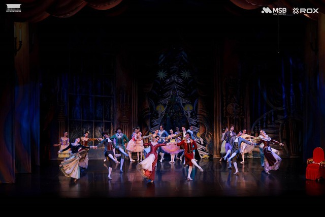 Khán giả Hà Nội say mê thế giới kỳ ảo của “Kẹp hạt dẻ”- Ảnh 6.