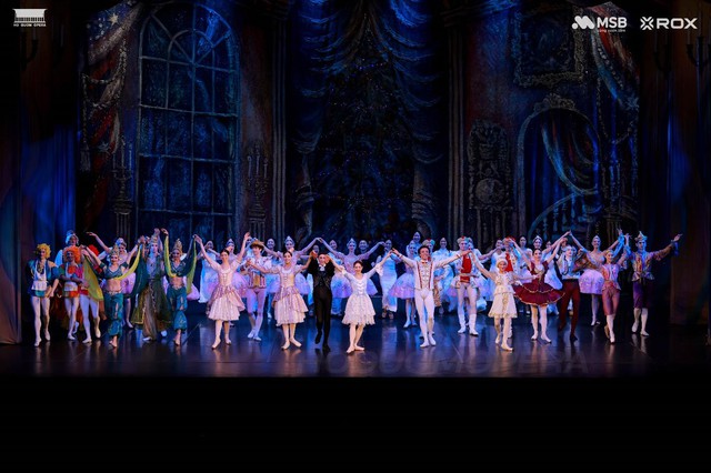 Khán giả Hà Nội say mê thế giới kỳ ảo của “Kẹp hạt dẻ”- Ảnh 9.