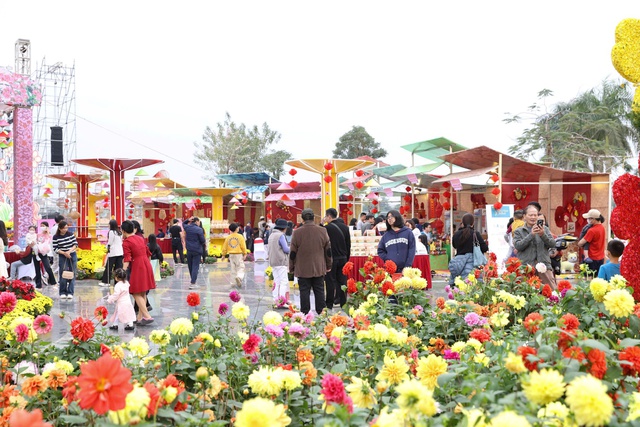 Trọn bộ giá trị ở biệt thự Dương Nội: Ở - kinh doanh hoặc cho thuê trong cùng một tài sản - Ảnh 1.