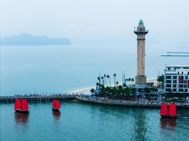 2026: Quảng Ninh tái định vị du lịch bằng những cú hích chiến lược- Ảnh 1.