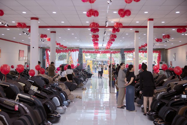 Giá xăng biến động, ông lớn Kingsport tung ưu đãi: Mua ghế massage, nhận xe điện- Ảnh 3.