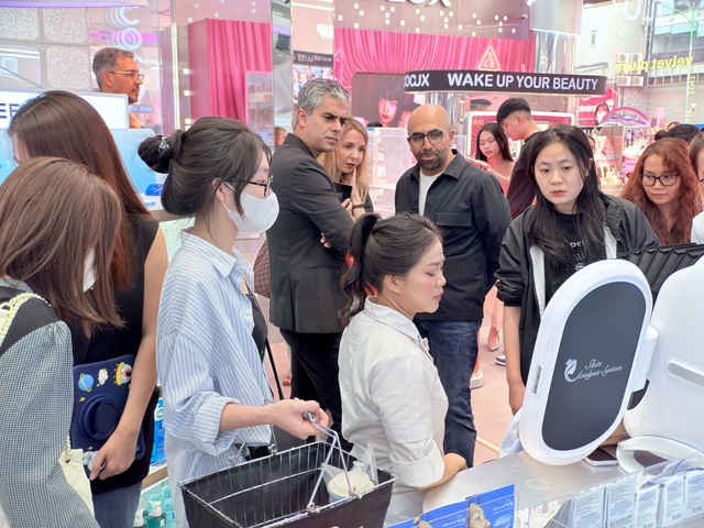 COCOLUX X L’ORÉAL củng cố quan hệ chiến lược, mở rộng hợp tác tại Việt Nam- Ảnh 1.