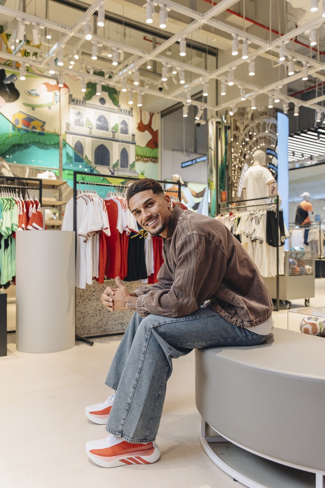 adidas Hyperboost Edge: Siêu phẩm chinh phục dàn sao thể thao hàng đầu Việt Nam - Ảnh 1.