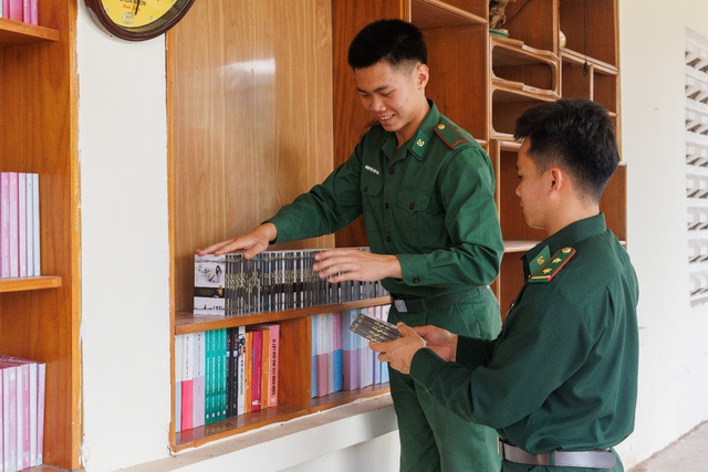 Hành trình Từ Trái Tim – Lên biên giới trao khát vọng, lan tỏa tri thức - Ảnh 10.