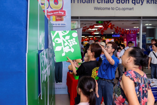 Saigon Co.op mừng sinh nhật 30 năm: Tăng tốc chuyển đổi xanh, bùng nổ ưu đãi. - Ảnh 2.