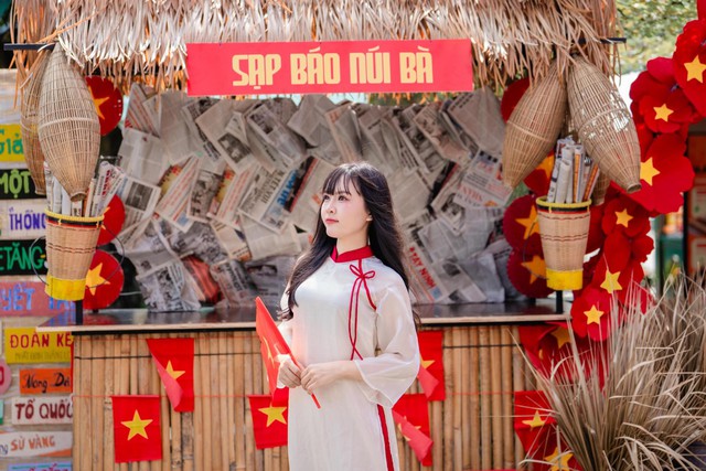 Chợ l&aacute; v&agrave; đại lộ cờ hoa tại n&uacute;i B&agrave; Đen đ&atilde; sẵn s&agrave;ng đ&oacute;n kh&aacute;ch dịp Giỗ Tổ v&agrave; 30/4- Ảnh 4.