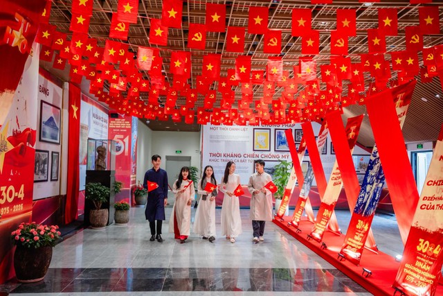 Chợ l&aacute; v&agrave; đại lộ cờ hoa tại n&uacute;i B&agrave; Đen đ&atilde; sẵn s&agrave;ng đ&oacute;n kh&aacute;ch dịp Giỗ Tổ v&agrave; 30/4- Ảnh 8.