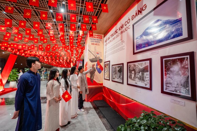 Chợ l&aacute; v&agrave; đại lộ cờ hoa tại n&uacute;i B&agrave; Đen đ&atilde; sẵn s&agrave;ng đ&oacute;n kh&aacute;ch dịp Giỗ Tổ v&agrave; 30/4- Ảnh 9.