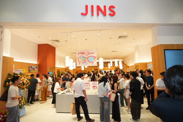 JINS đ&aacute;p c&aacute;nh Thủ đ&ocirc;: Tọa độ check-in mới toanh đậm chất Nhật tại AEON MALL H&agrave; Đ&ocirc;ng! - Ảnh 1.