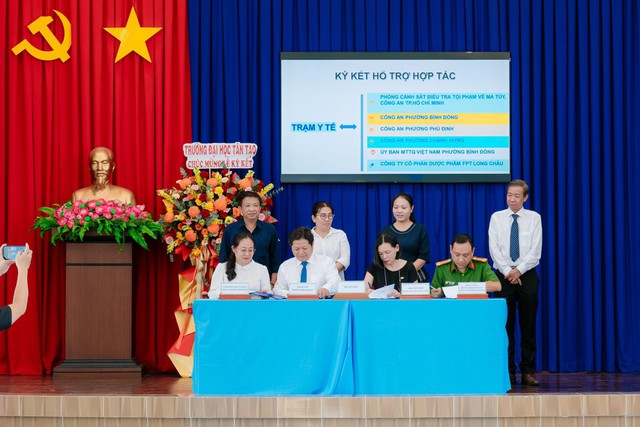 Kết nối nguồn lực công - tư phát triển y tế cộng đồng: Long Châu và UBND Phường Bình Đông (TP.HCM) hợp tác chiến lược- Ảnh 3.