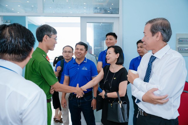 Kết nối nguồn lực công - tư phát triển y tế cộng đồng: Long Châu và UBND Phường Bình Đông (TP.HCM) hợp tác chiến lược- Ảnh 4.