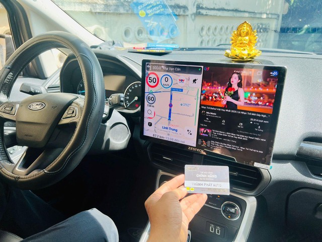 M&agrave;n h&igrave;nh android &ocirc; t&ocirc;: Đ&aacute;ng gi&aacute; hay chỉ l&agrave; tr&agrave;o lưu?- Ảnh 2.