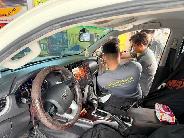 M&agrave;n h&igrave;nh android &ocirc; t&ocirc;: Đ&aacute;ng gi&aacute; hay chỉ l&agrave; tr&agrave;o lưu?- Ảnh 4.