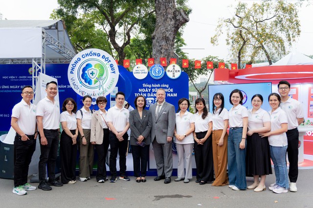 Long Châu và Bayer cùng ngành y tế đẩy lùi gánh nặng đột quỵ- Ảnh 4.