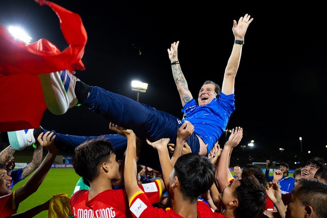 U17 Việt Nam dự World Cup và dấu ấn thầm lặng của bầu Hiển - Ảnh 1.