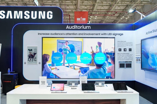 Samsung trình diễn giải pháp giáo dục số với AI và màn hình 3D không kính tại Education Vietnam - Ảnh 1.